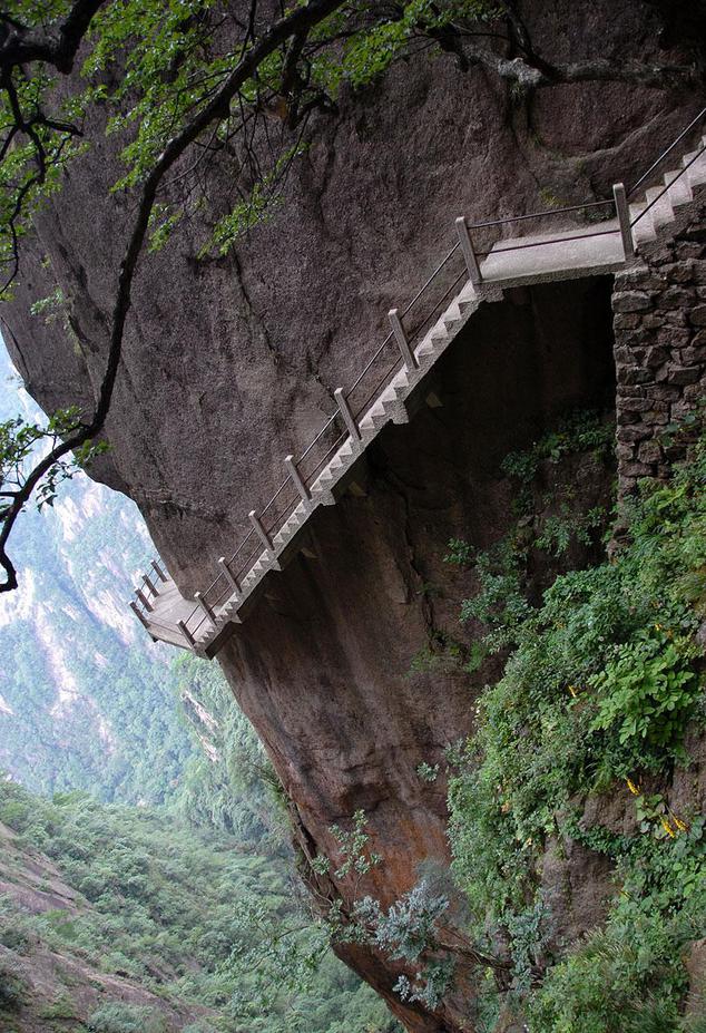 hiking-trail-huashan-mountain-china-16