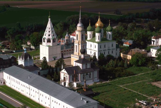Свято-Троицкий Ново-Голутвин монастырь