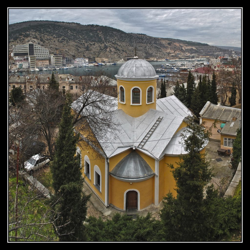 Церковь 12 апостолов